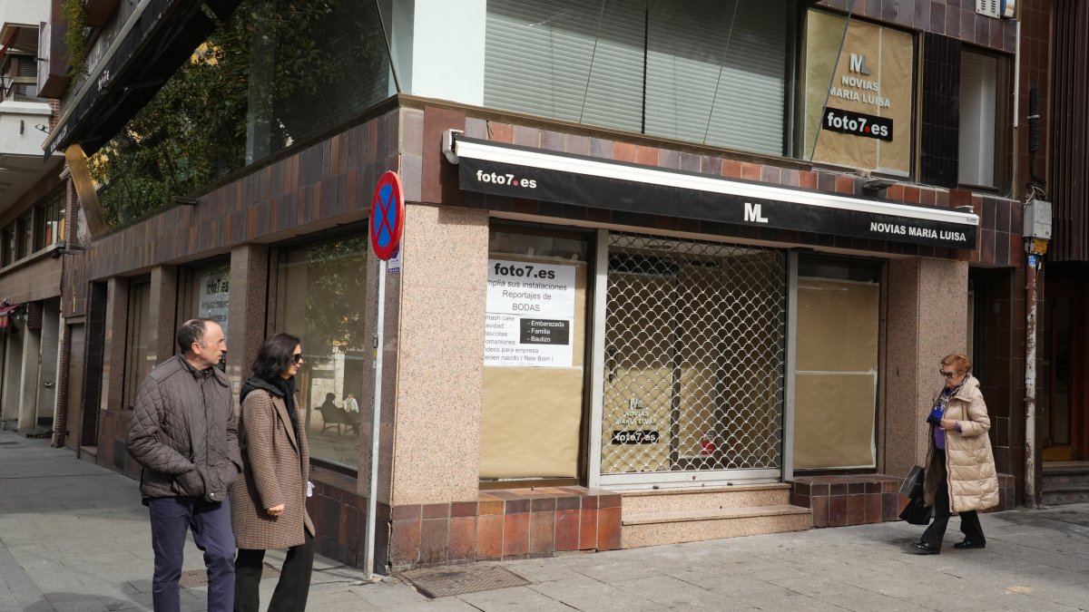 Local donde se ubicaba la tienda Novias María Luisa en la calle Calixto Fernández de la Torre