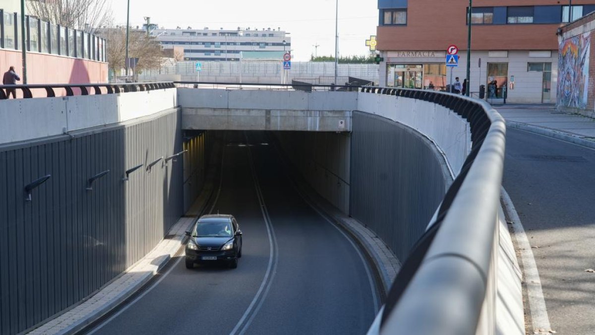 Túnel de Andrómeda en la plaza Aviador Gómez del Barco en la actualidad.