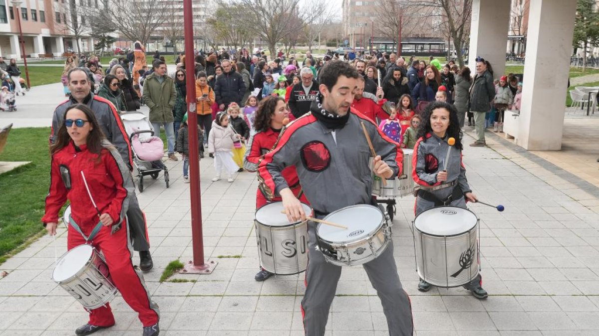 Desfile desde la plaza Juan Pablo II