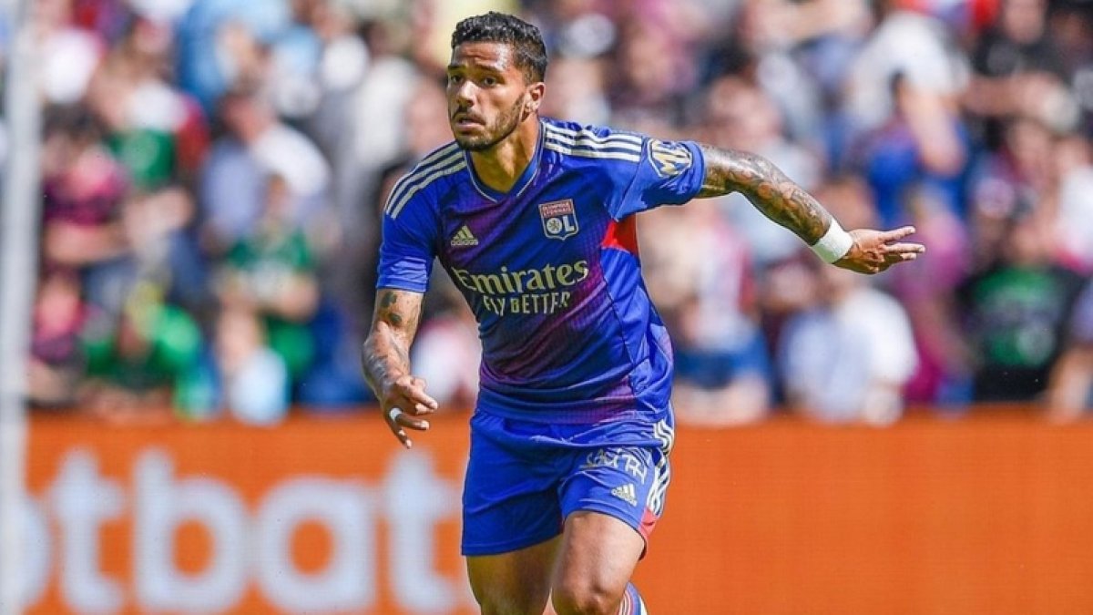 Henrique Silva, con el Olympique Lyonnais.