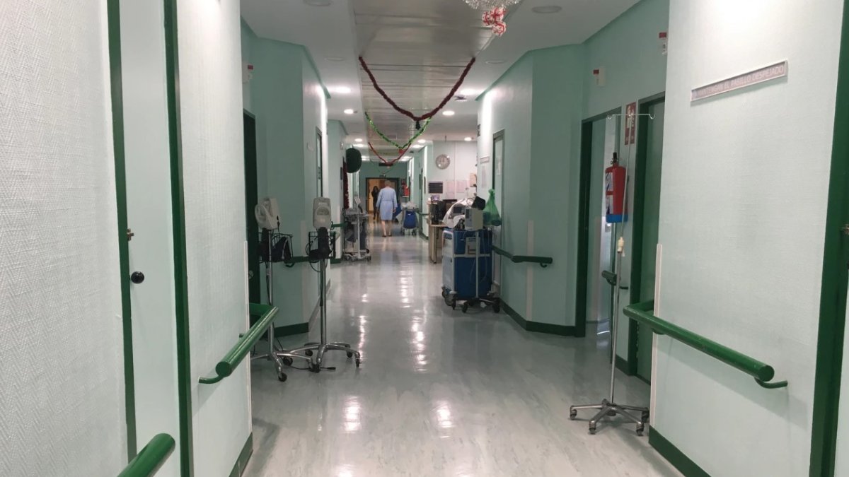 Pasillo del Hospital Clínico de Valladolid durante la pandemia