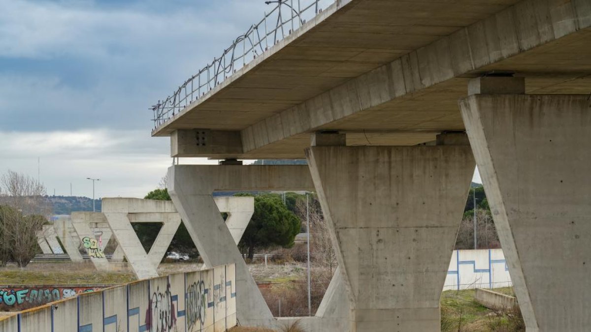 Viaducto de los Tramposos, junto a la VA-30, último tramo pendiente de ejecutar para concluir la variante de mercancías de Valladolid