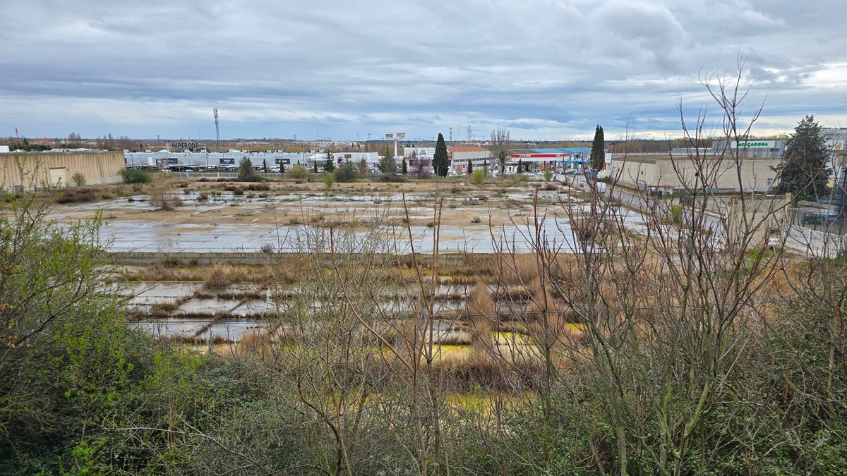 Solar donde estaba la antigua fábrica de Cartisa.