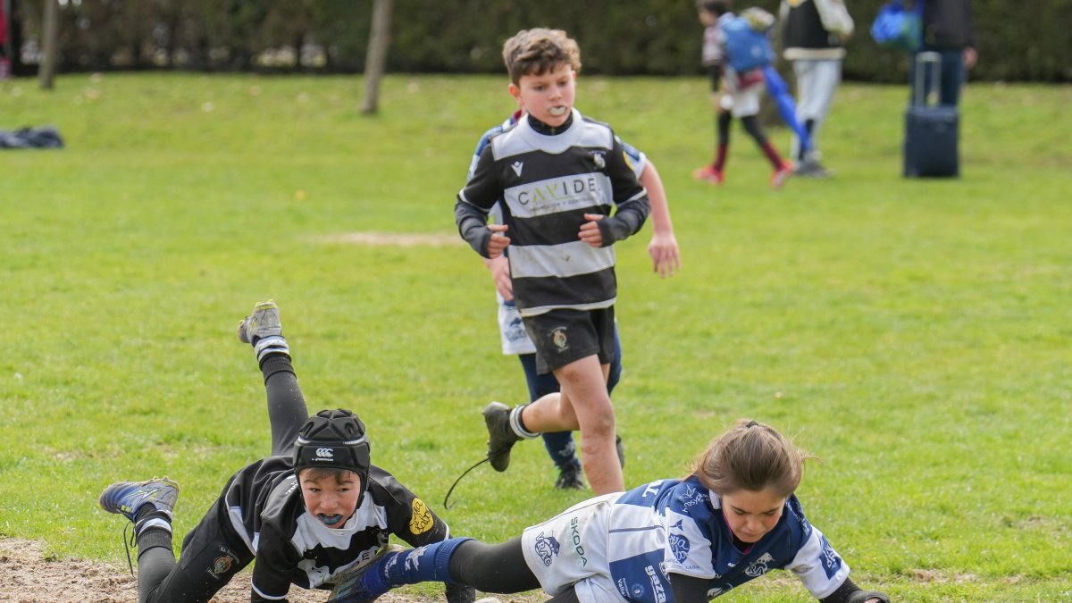 Una imagen de uno de los partidos del Torneo internacional de escuelas de rugby.