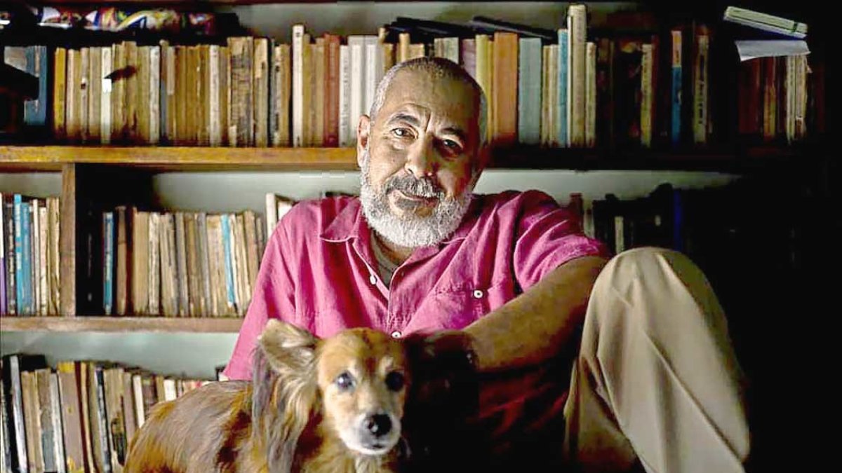 Leonardo Padura. Autor. En su estudio en La Habana, Cuba.