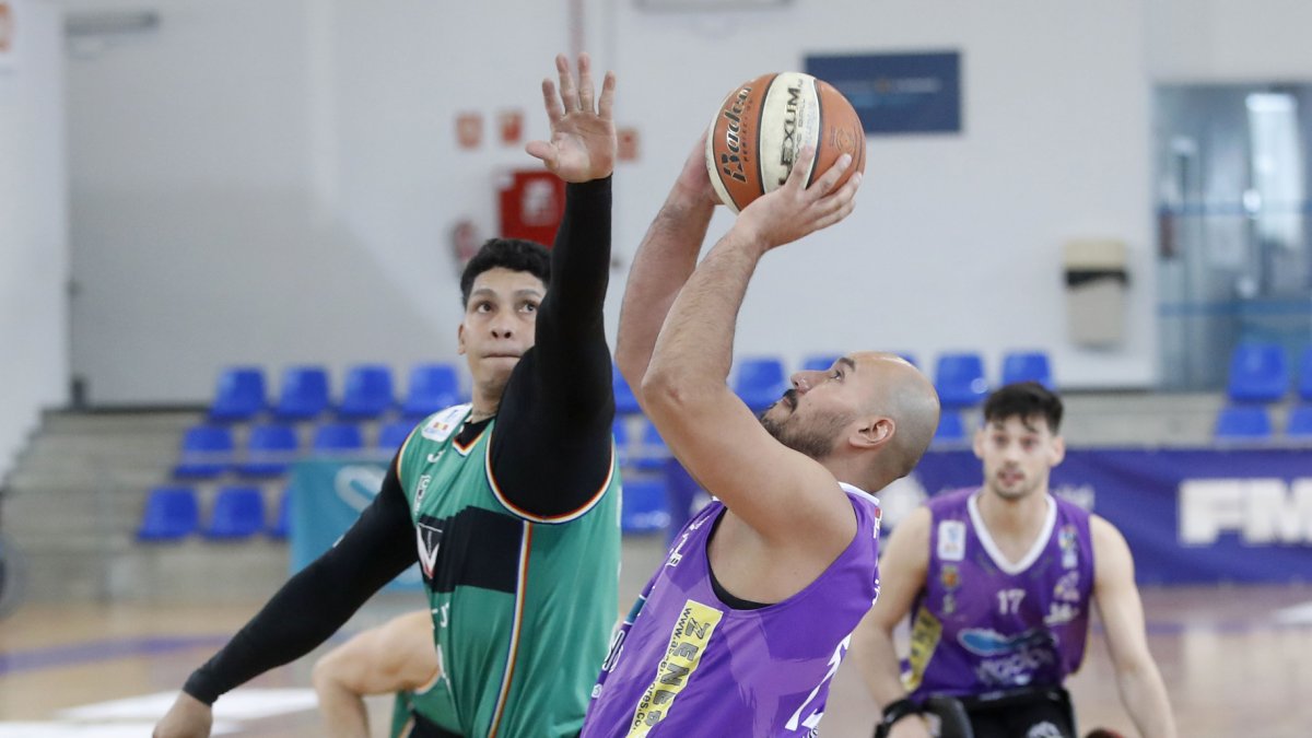 Jugada del partido entre Aliados y Joventut.