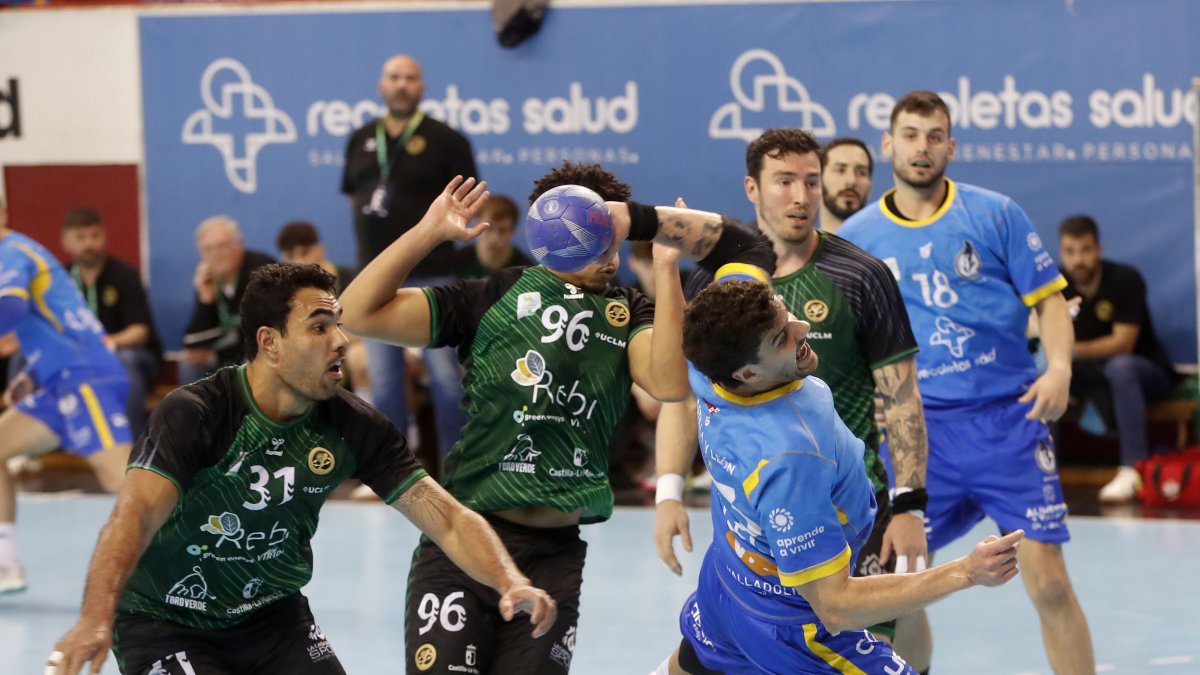 Una acción del último partido jugador por el Recoletas ante Cuenca.