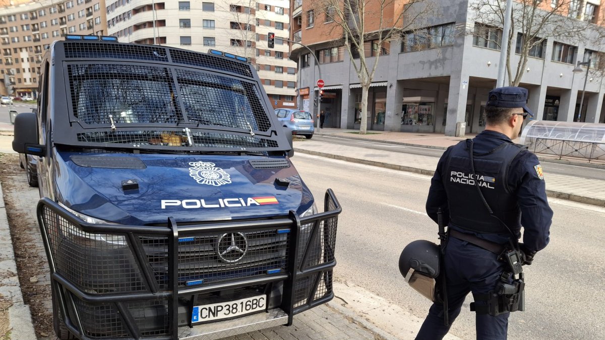 Imagen de archivo de un control de la Policía Nacional en Valladolid.