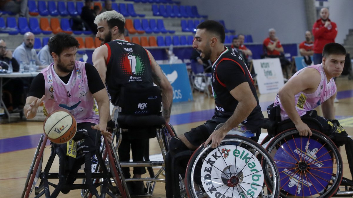 Jugada del partido entre Bidaideak y Aliados, en Valladolid.