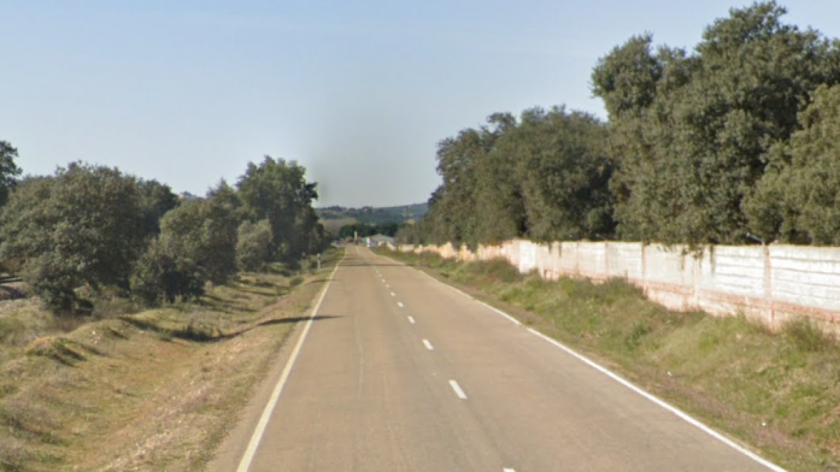 Carretera VA-610 a su paso por Castronuño