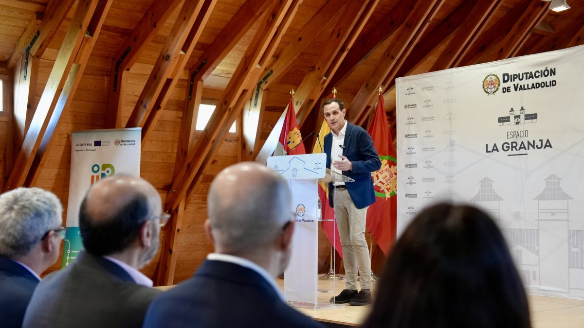 El presidente de la Diputación de Valladolid, Conrado Íscar, durante la inauguración