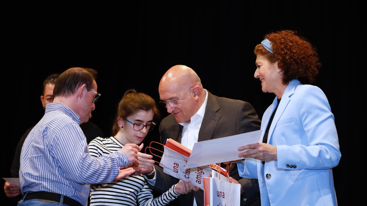 Jesús Carnero y Mayte Martínez en la entrega de premios