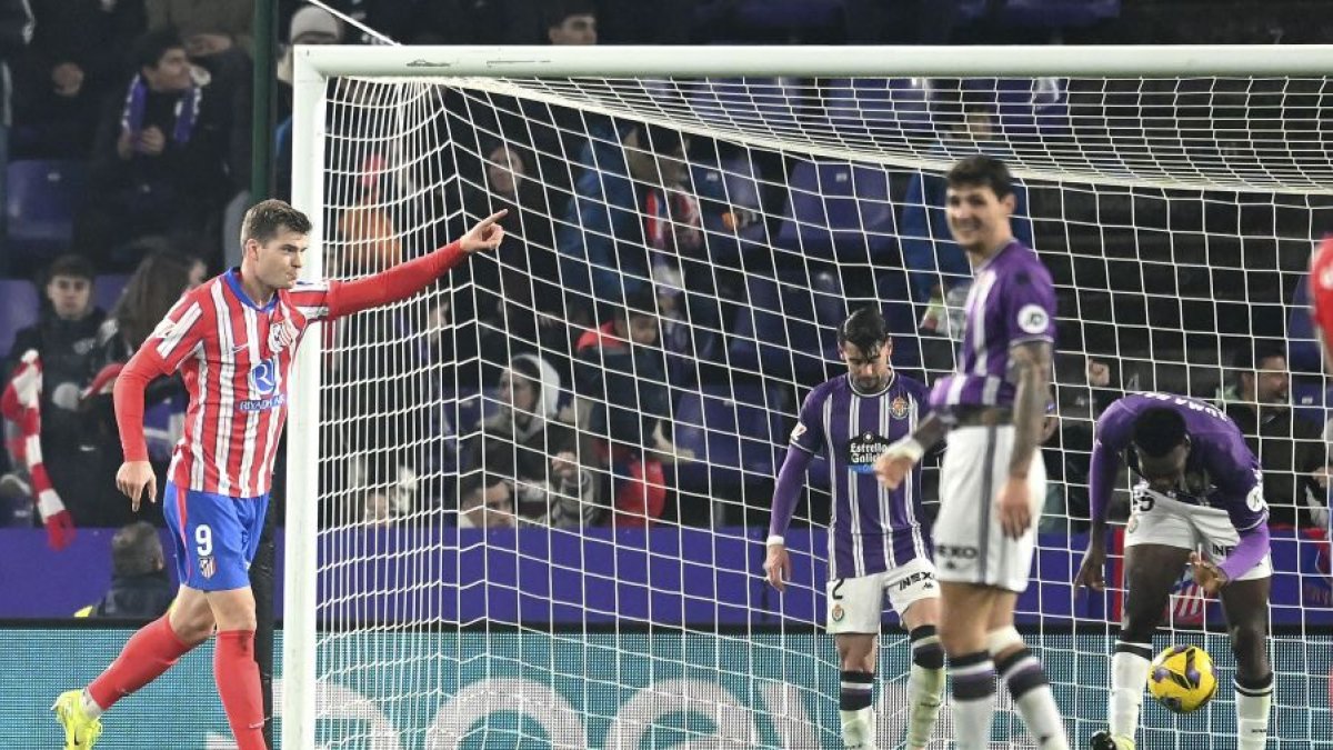 Sorloth celebra el último gol del Atlético en el 0-5 de Zorrilla.