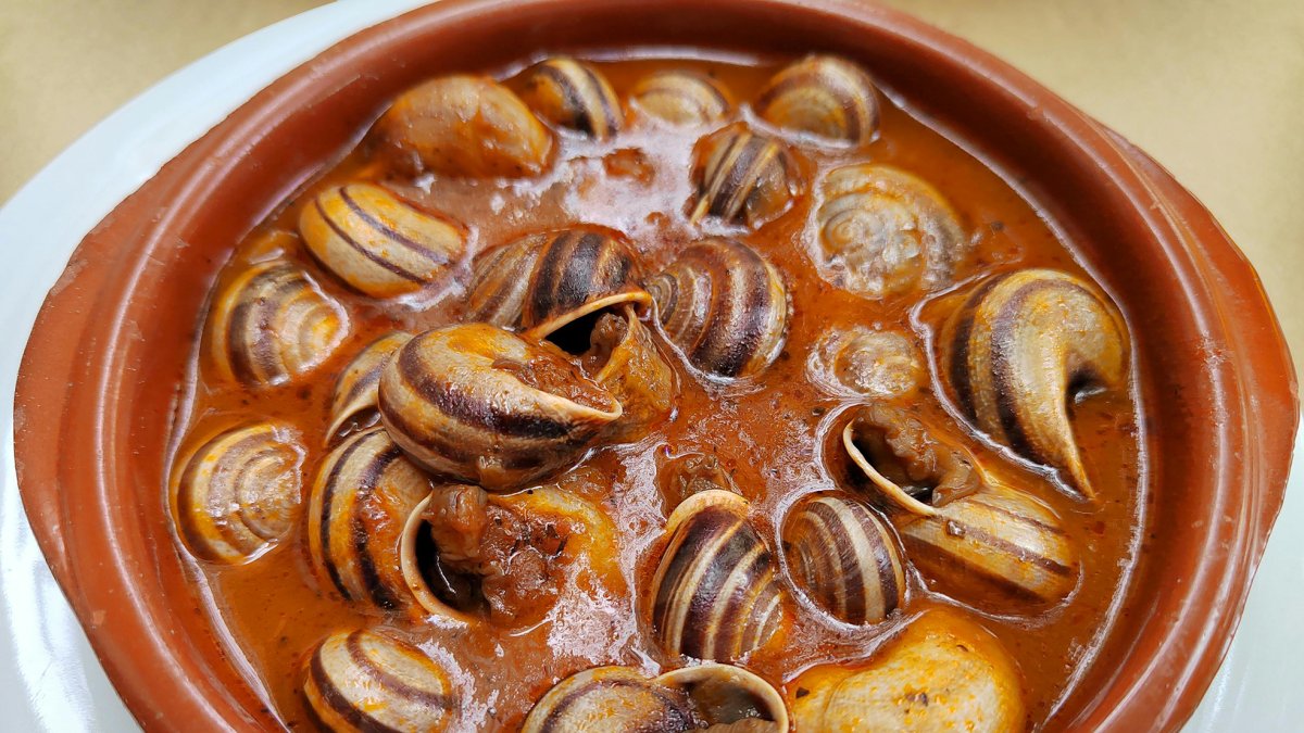 CAZUELA DE CARACOLES