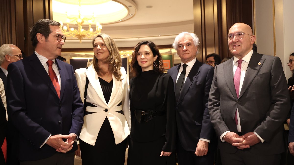 Garamendi, De Miguel, Ayuso, Garrido (vicepresidente CEOE) y Carnero en el acto de Nuevo Economía Fórum en Madrid.