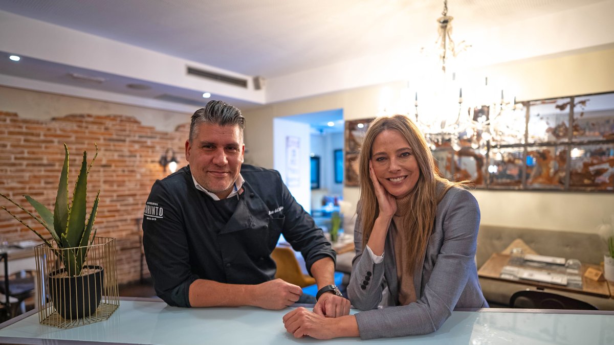Alfonso del Caño y Estefanía Luyk, en el restaurante Corinto
