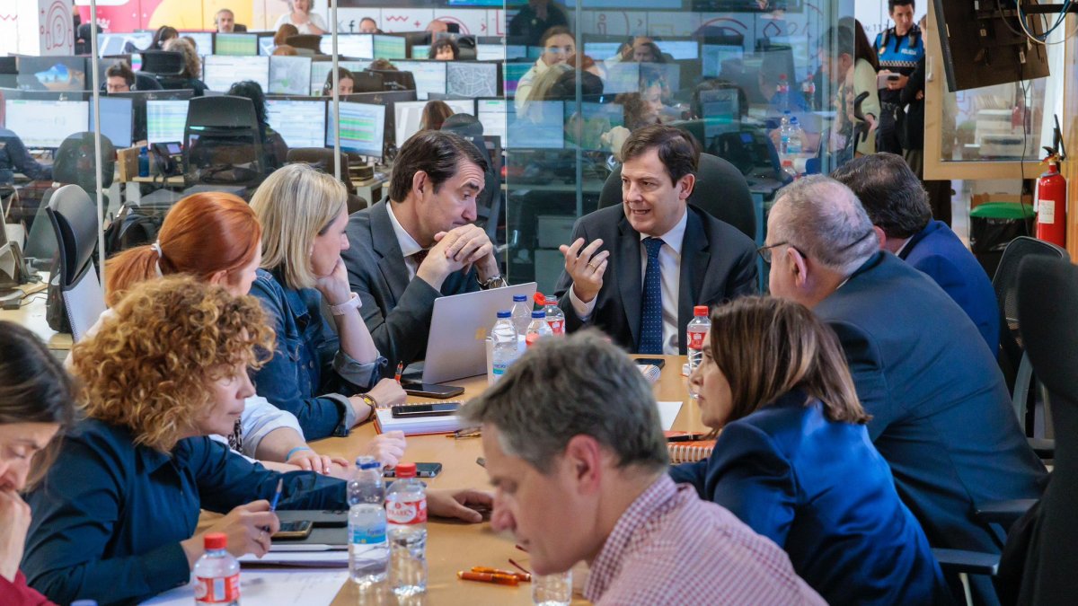 Reunión del gabinete de crisis presidido por Mañueco.