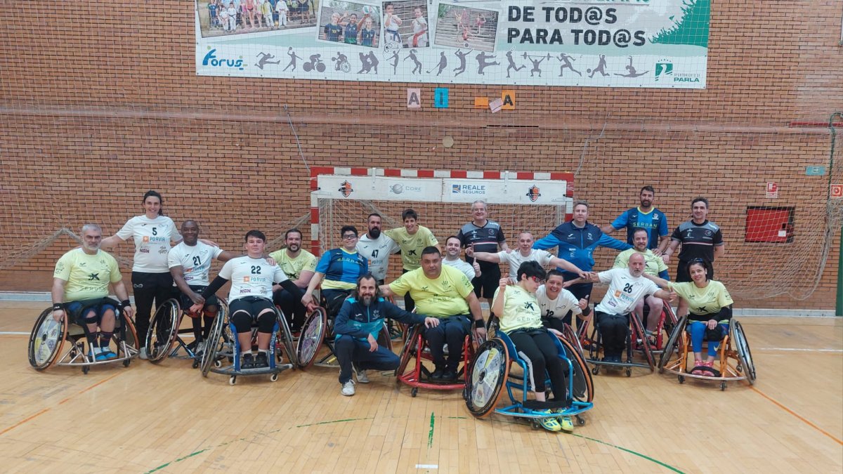 Inclusport Serban jugando contra ICB Coruña en Parla.