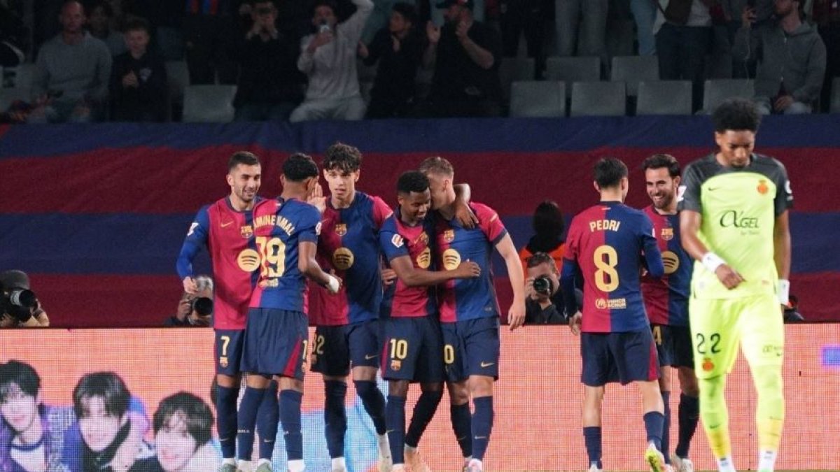 Jugadores del FC Barcelona celebran su gol ante el Mallorca.