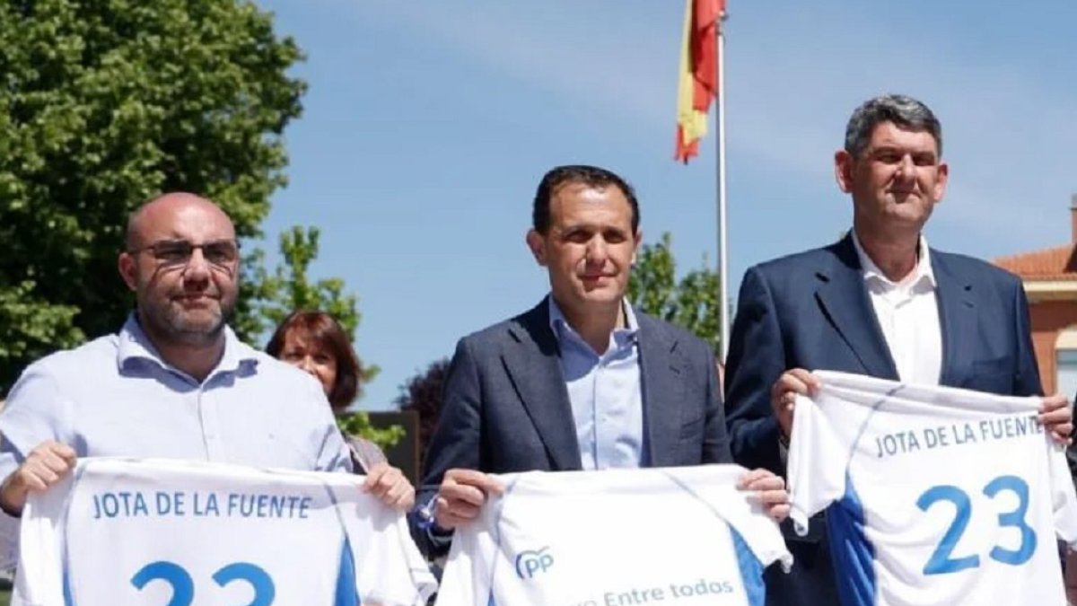 Rubén Gonález, Conrado Íscar y Juan Jesús de la Fuente, en una imagen de archivo el día de la presentación de la candidatura.