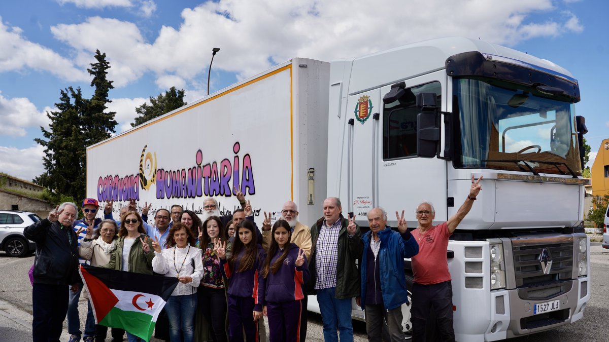 Salida de un camión de ayuda humanitaria para los campos saharauis