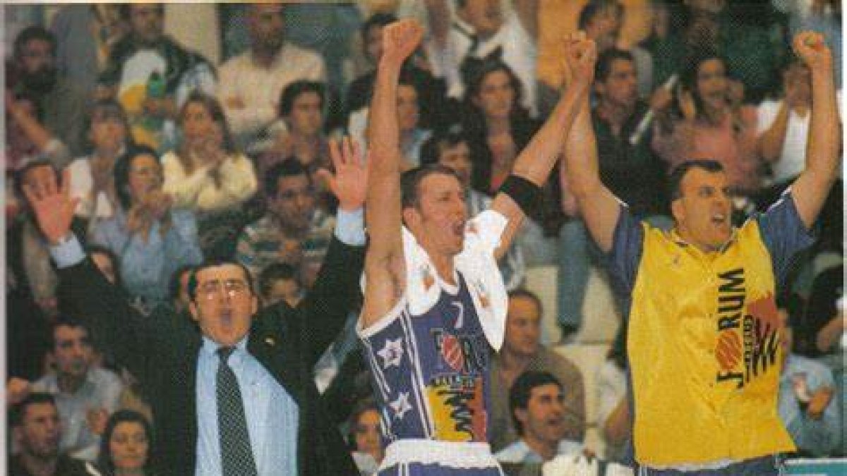 Paco García con el Fórum en la 96/97.