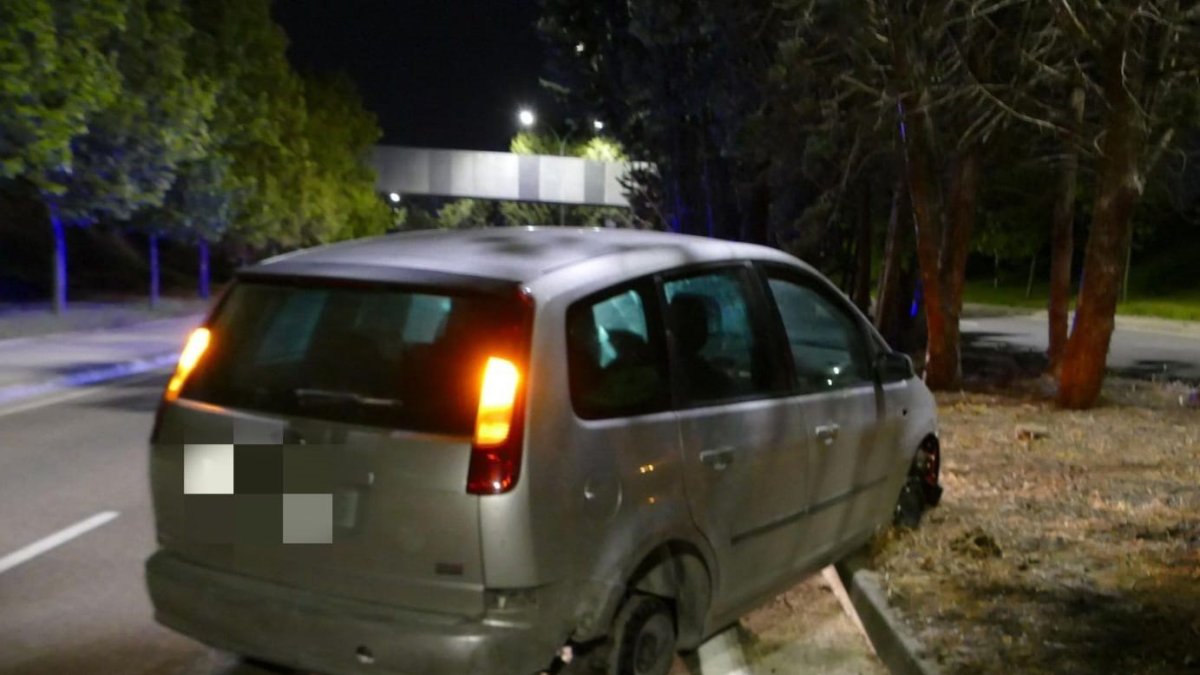El vehículo se salió de la vía en la calle Padre José Acosta de Valladolid.