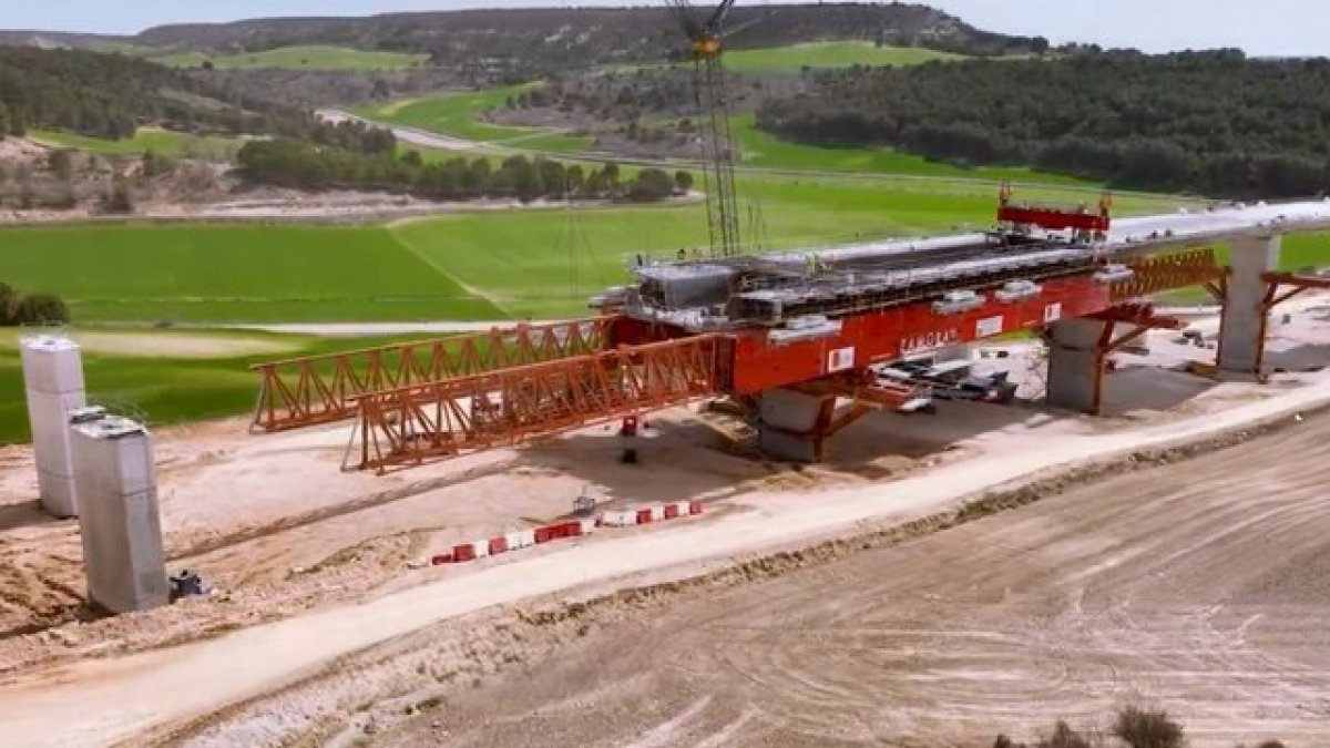 Obras de la A-11 entre Quintanilla de Arriba y Olivares de Duero, en Valladolid, en mayo de 2025.
