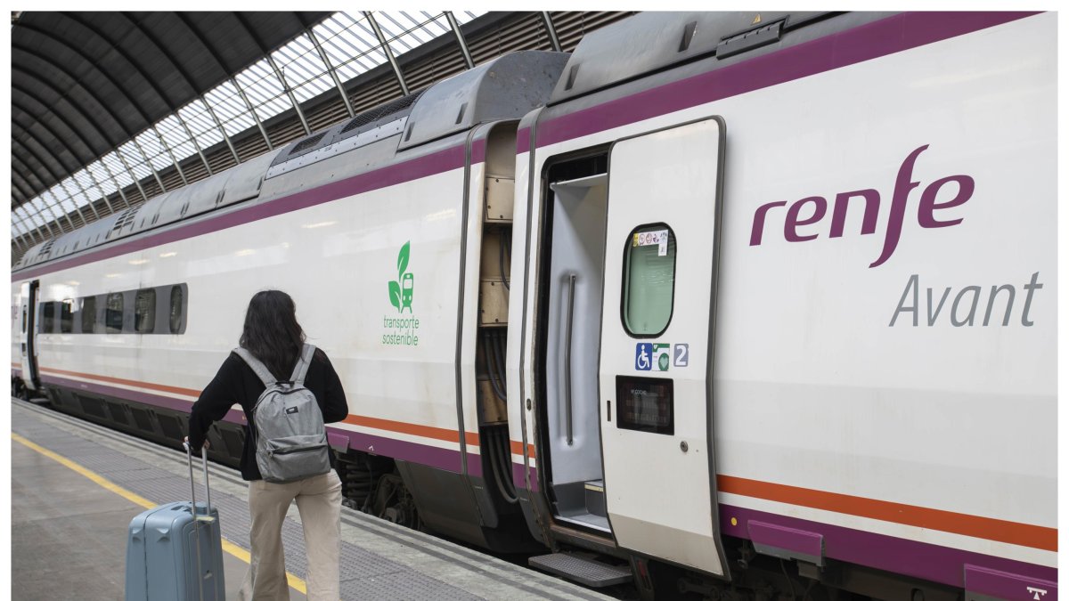 Archivo - Tren Avant de Renfe.