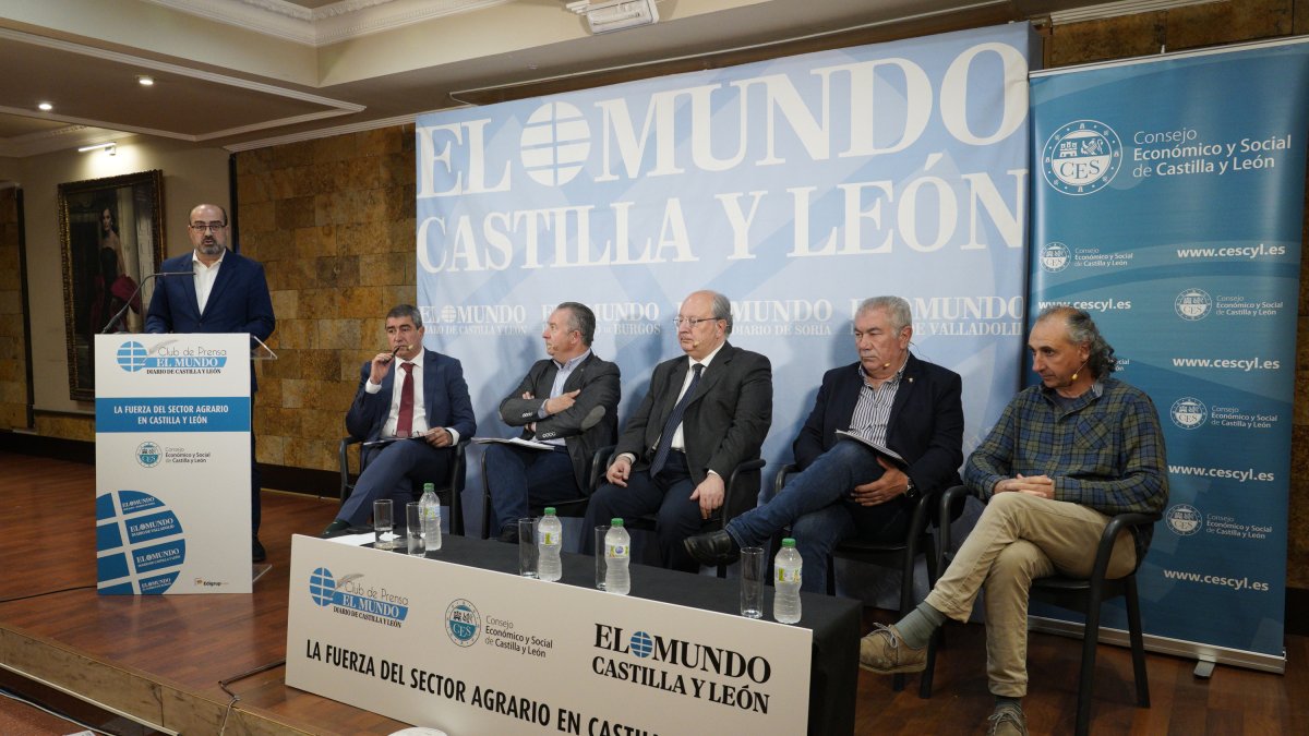 Intervención inicial del alcalde de Ponferrada, Marco Morala, en el Club de Prensa de El Mundo de Castilla y León.