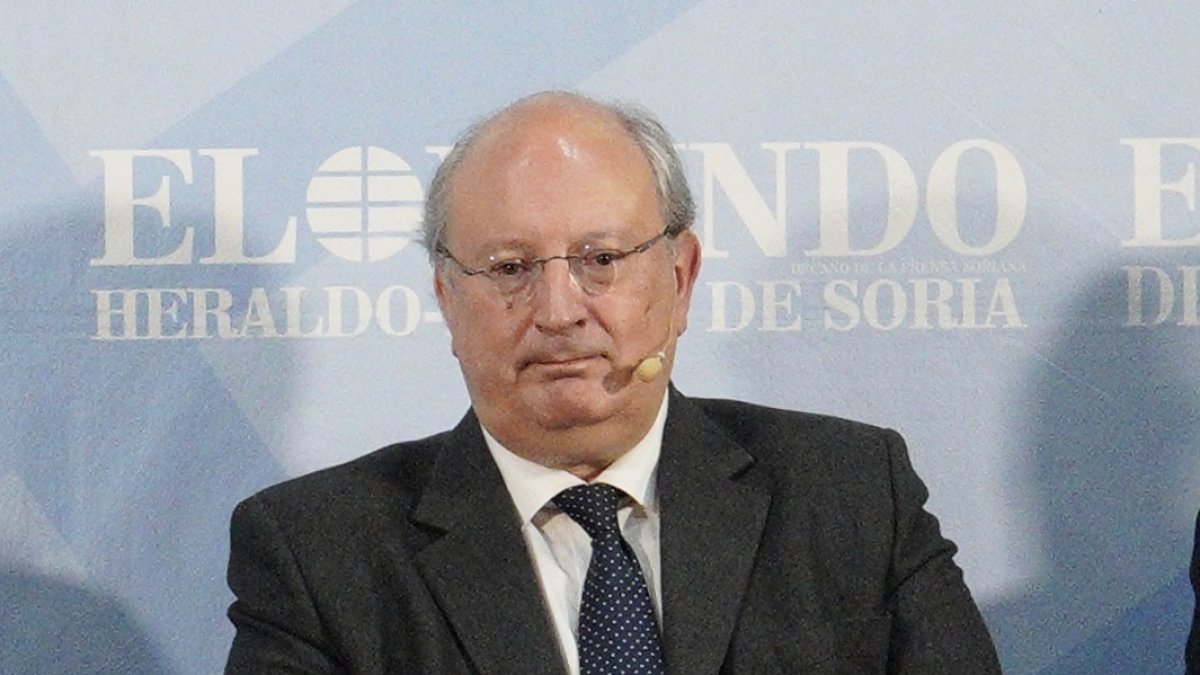 El presidente del CES, Enrique Cabero, en el Club de Prensa de El Mundo de Castilla y León
