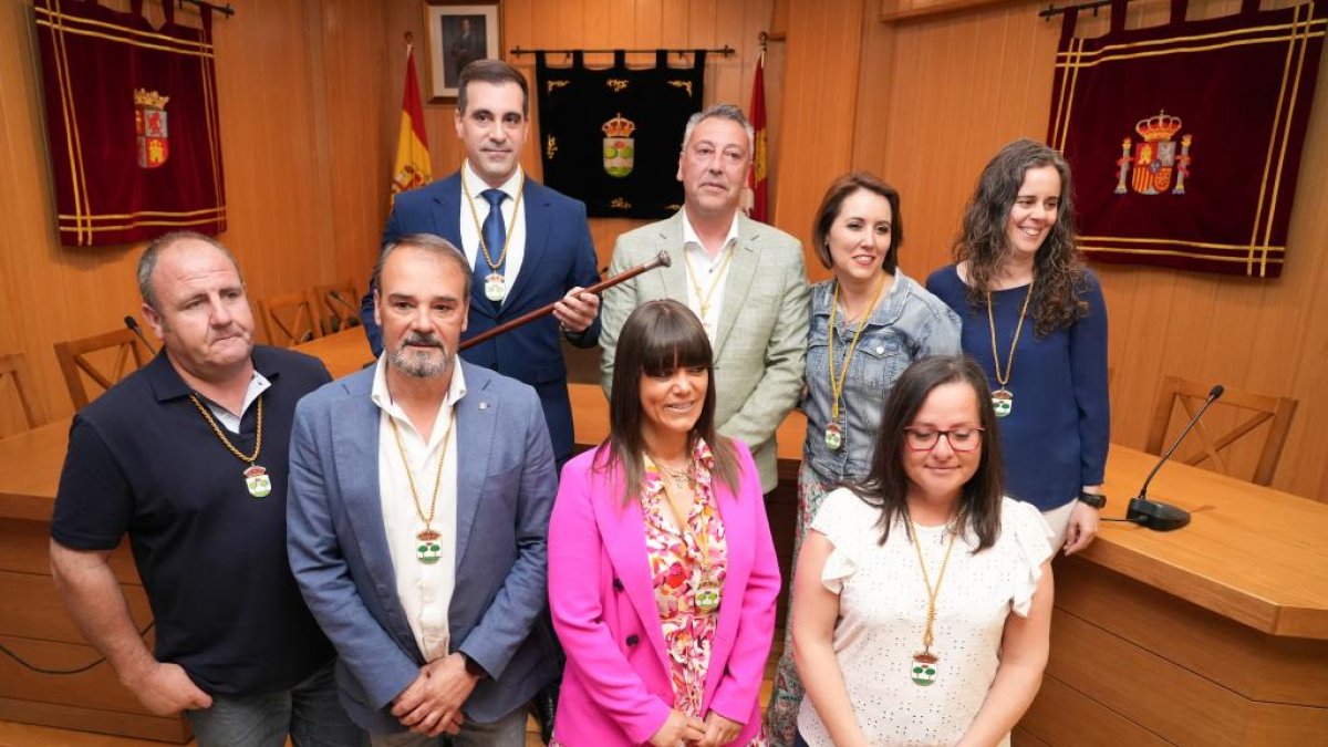 Pleno de toma de posesión del nuevo Alcalde de Aldeamayor de San Martín