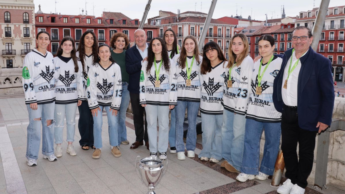 CPLV Panteras recibidas en el Ayuntamiento de Valladolid.