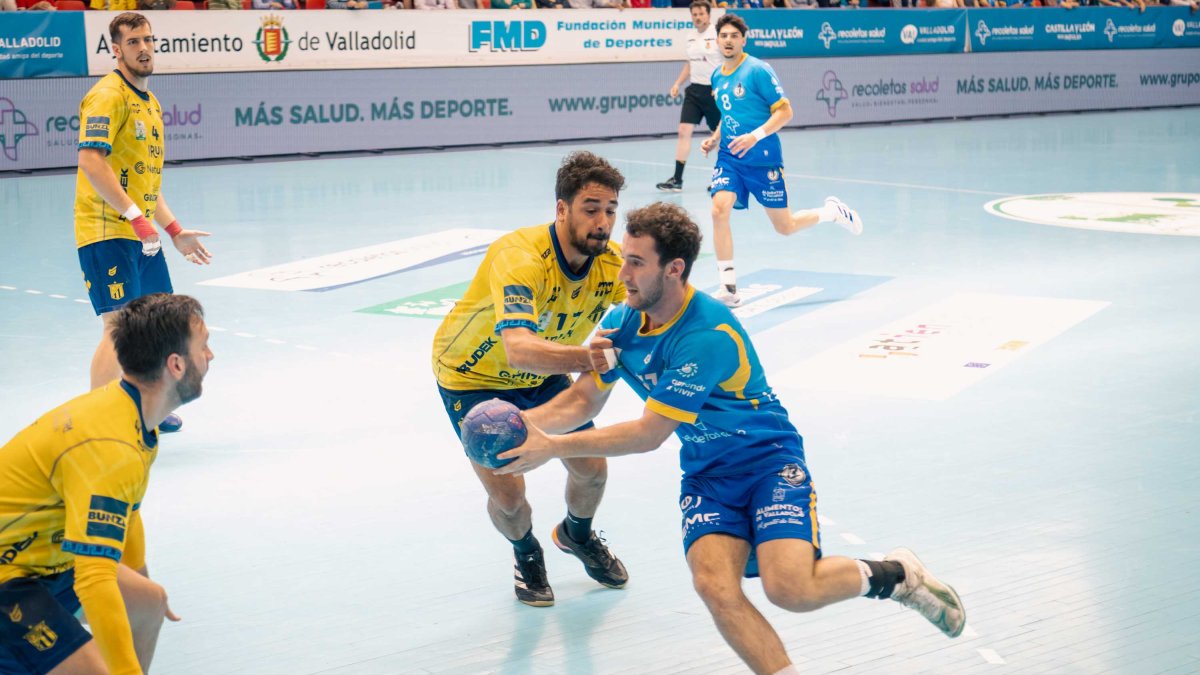 Alejandro Pisonero ante Bidasoa Irún.