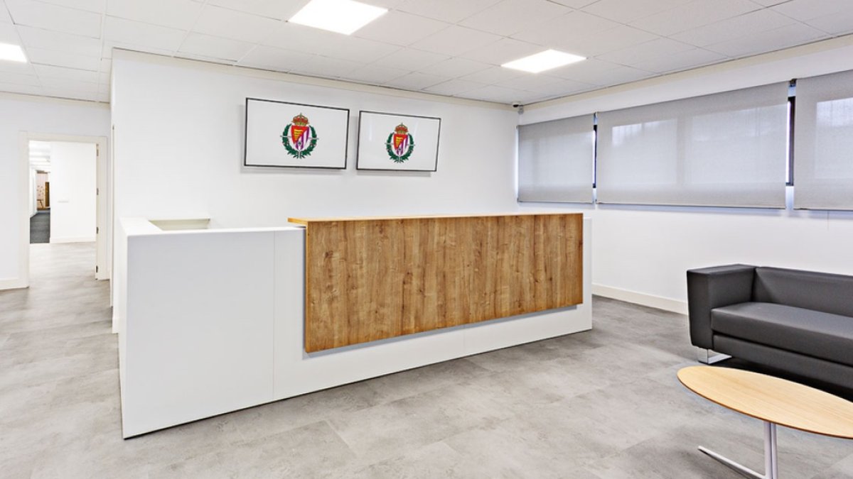 Entrada a las oficinas del Real Valladolid.