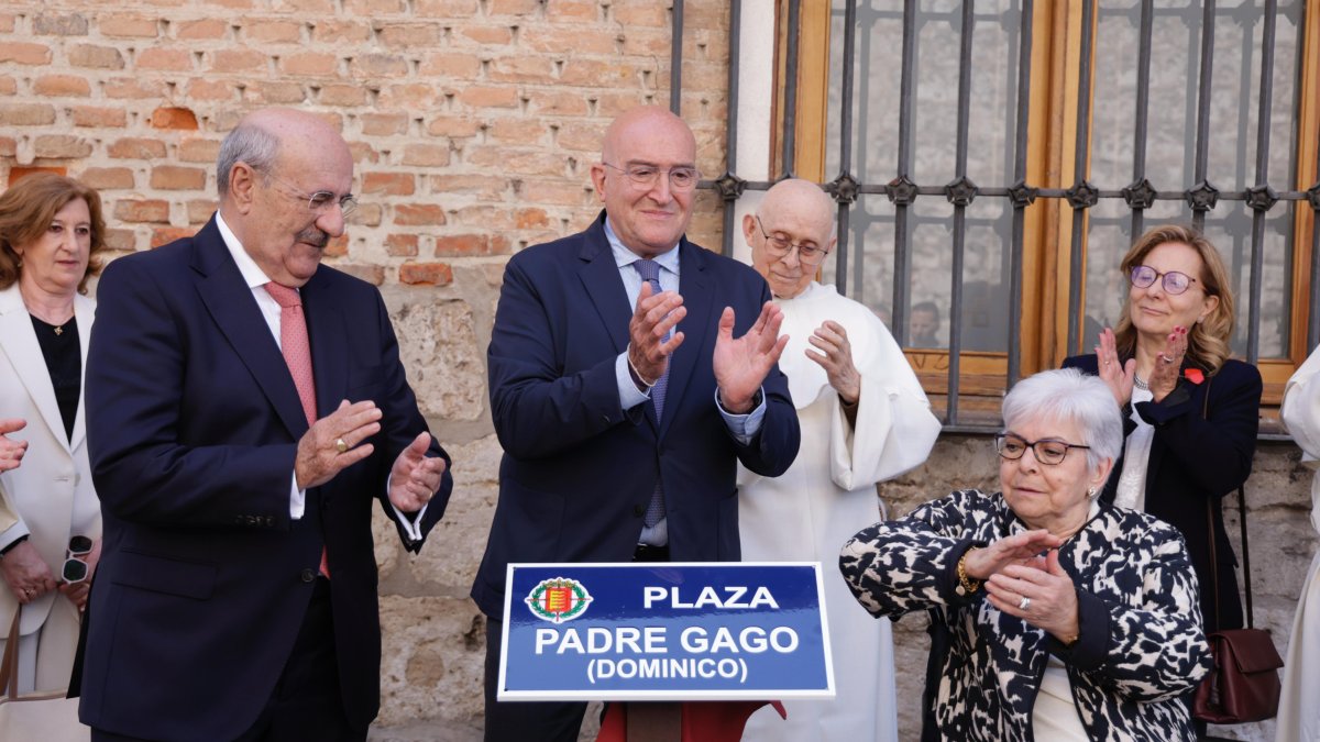 Inauguración de la plaza Padre Gago en Valladolid
