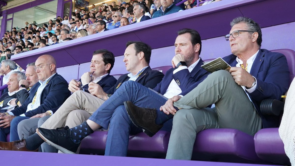 Óscar Puente en la final de la Copa del Rey de rugby en el José Zorrilla