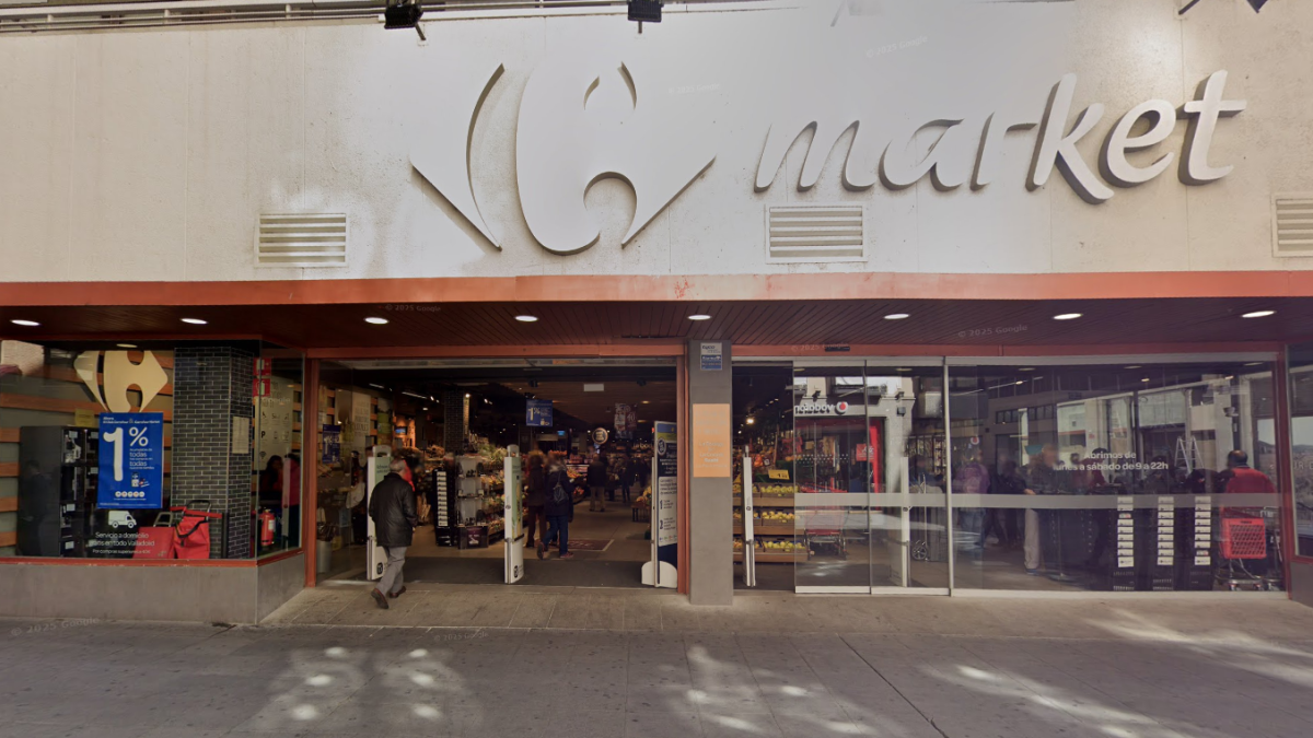 Supermercado Carrefour en la calle Santiago