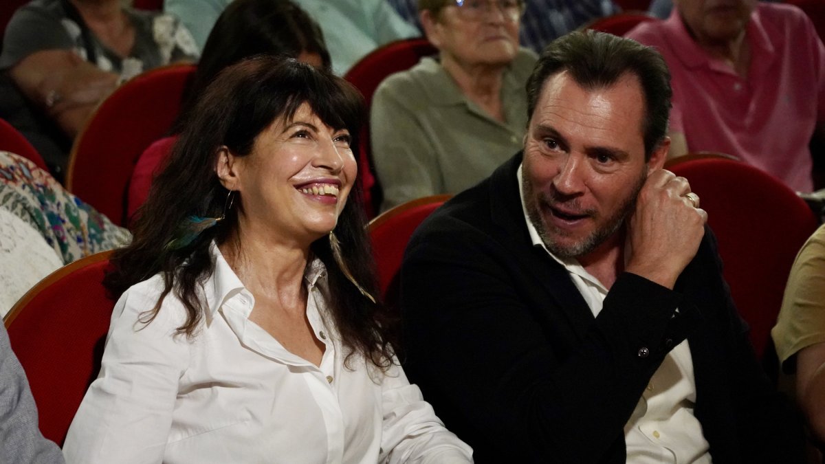 Ana Redondo y Óscar Puente en la asamblea extraordinaria para revalidar a la ministra de Igualdad como  secretaria general de la Agrupación Municipal de Valladolid