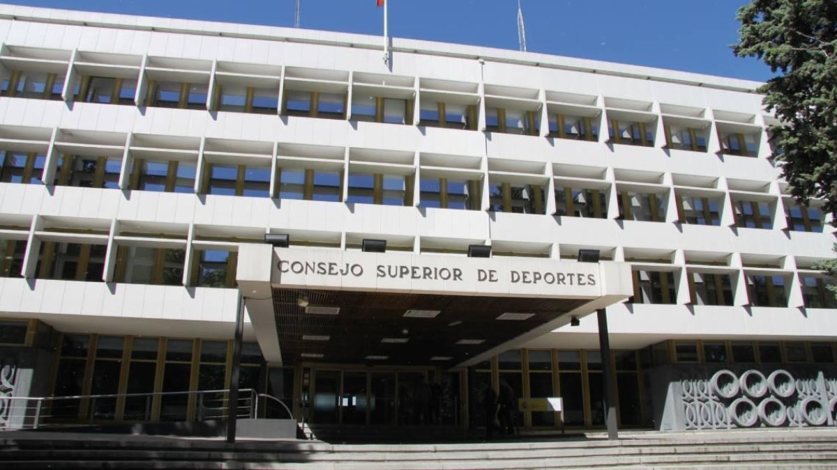 Fachada del Consejo Superior de Deportes, en Madrid.