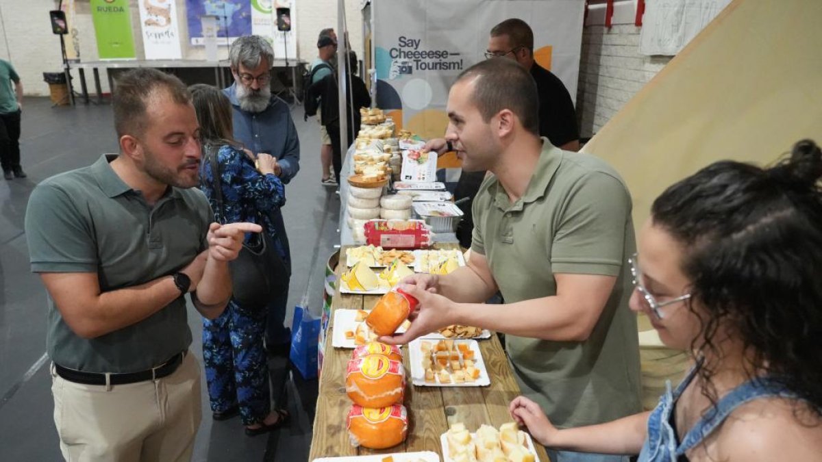 IV Feria europea del Queso de Serrada