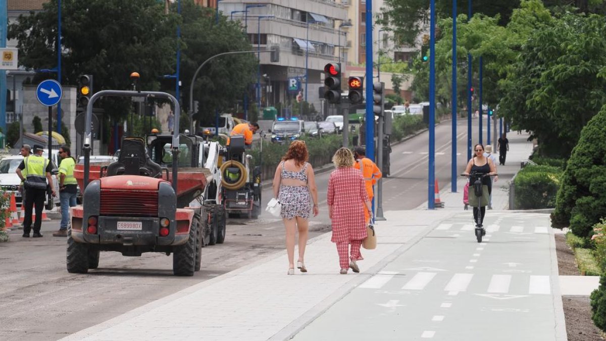 Obras en el antiguo carril bici de Isabel la Católica