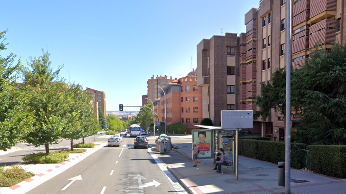 Calle Hernando de Acuña, número 15, en el barrio de Parquesol, Valladolid