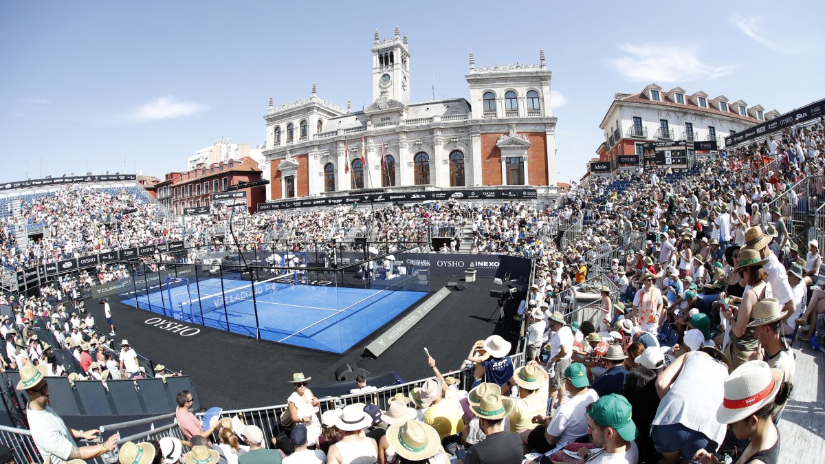 La Plaza Mayor llena para las finales del Valladolid Premier Pádel P2.
