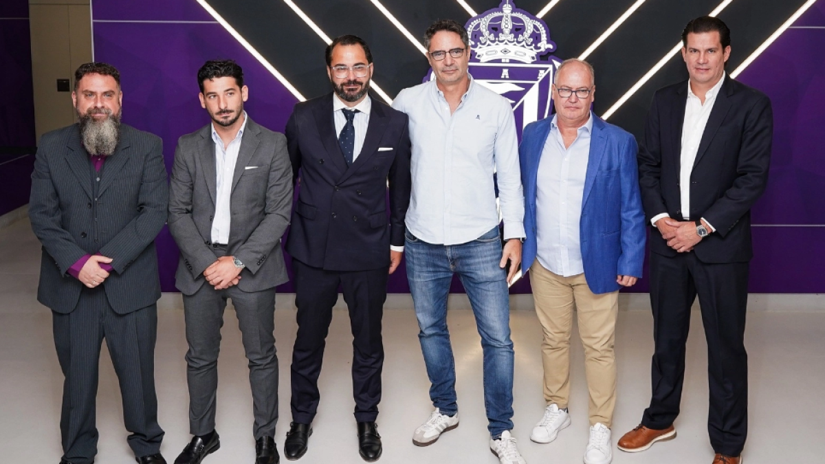 De izquierda a derecha: Rodrigo García, Alberto Cordero, Víctor Orta, Gaby Ruiz, Paco Peral y Gerardo Fernández, en la presentación de Ignite.