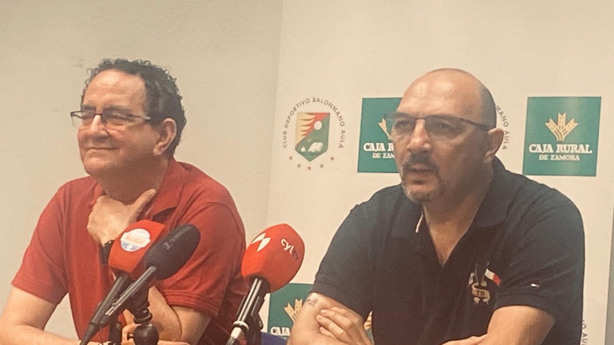 Miguel Ángel Peñas y Tomás Hernández en su comparecencia como junta gestora.