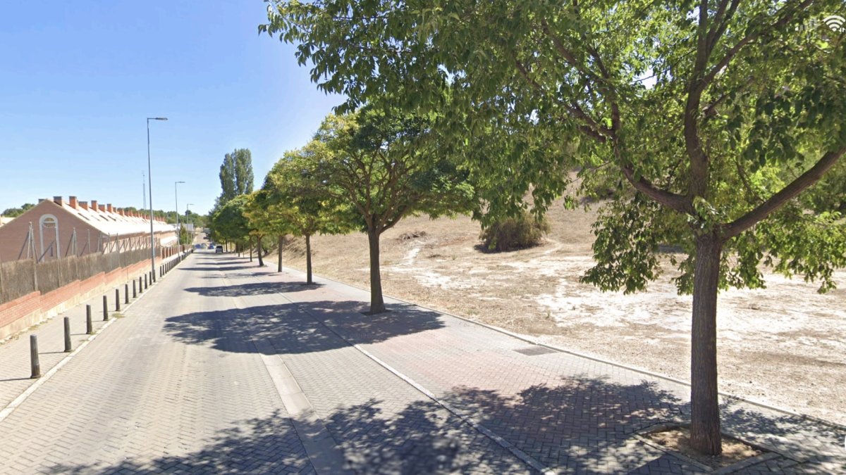 Entorno de la calle Julio Senador Gómez, cerca del solar en obras donde se produjo el suceso.