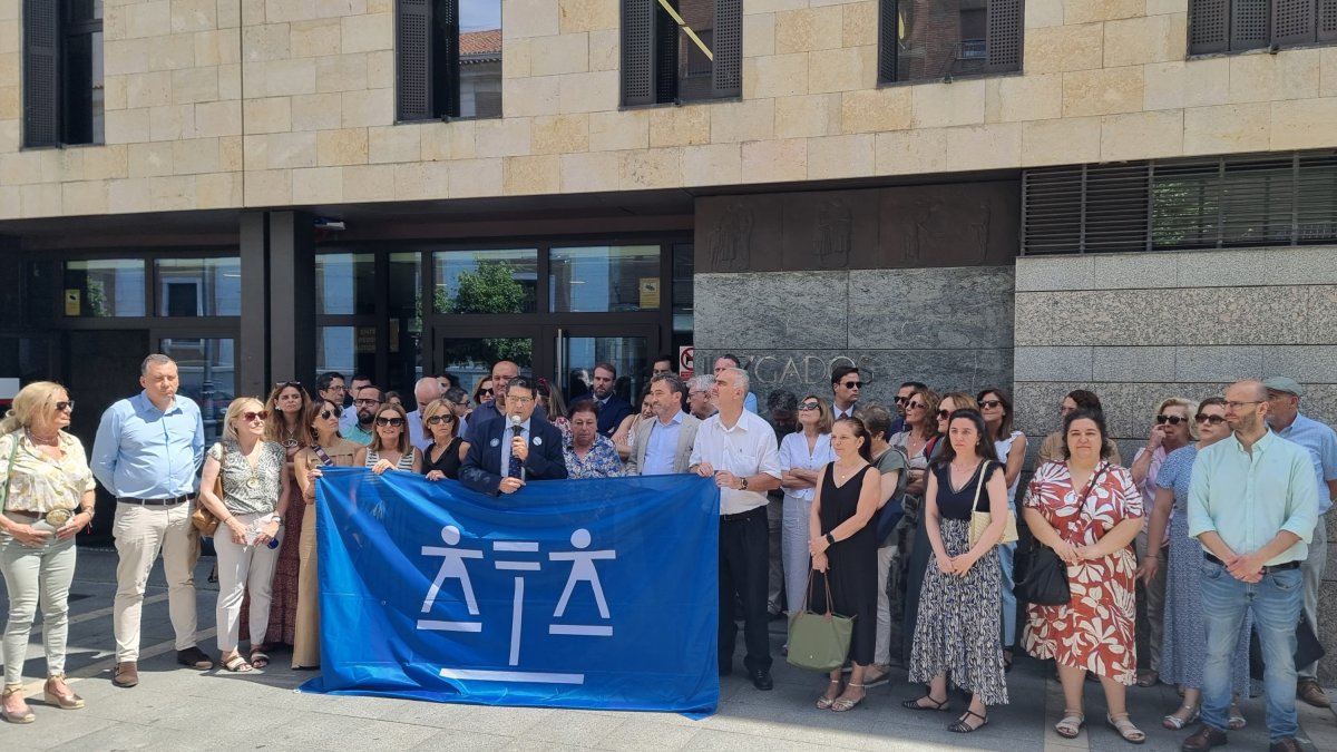 Concentración en Valladolid por el Día de la Justicia Gratuita