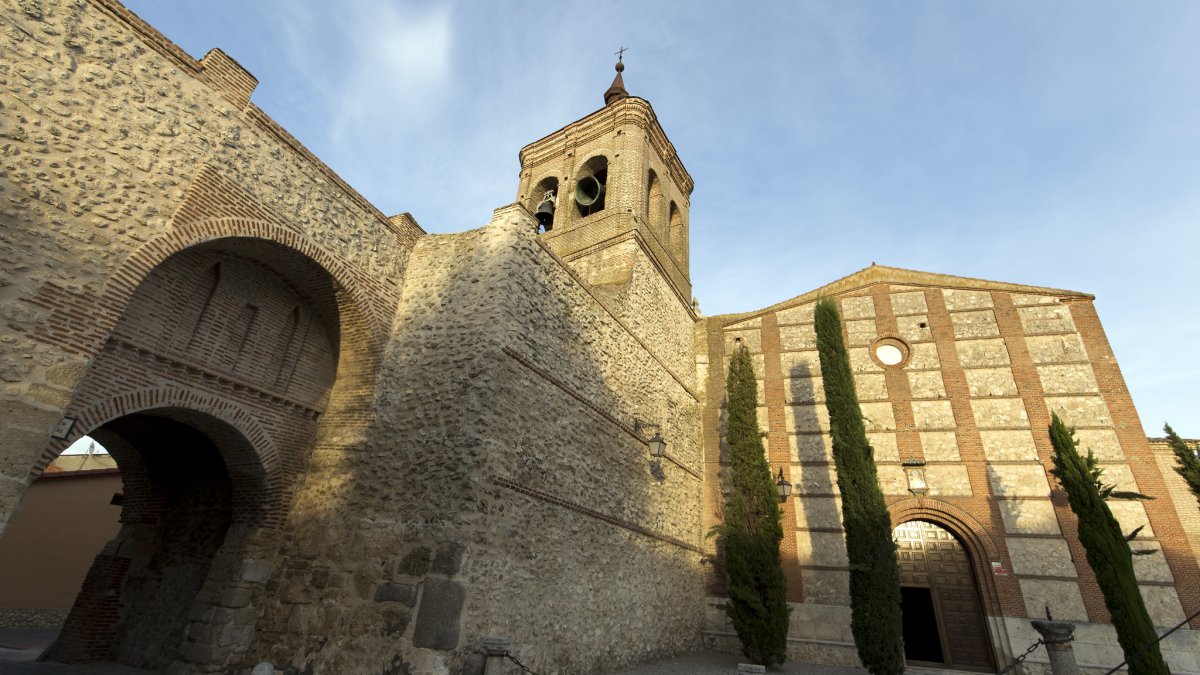 Iglesia de San Miguel Arcángel-Virgen de la Soterraña (Olmedo) en una imagen de archivo