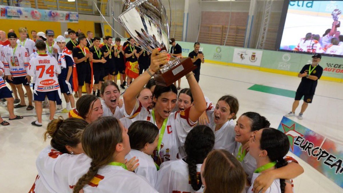 La Selección Española de hockey línea, campeona de Europa en sénior femenino.